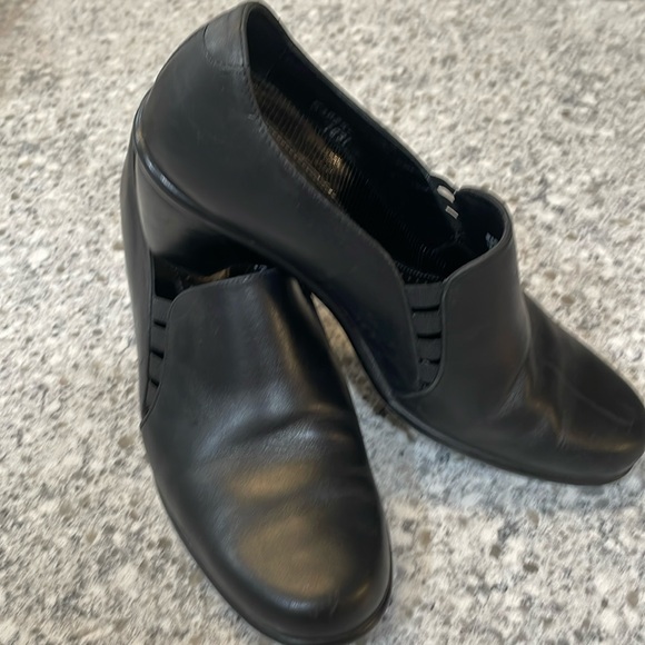 Dansko Women's leather upper career wedge shoes women’s size 9.5  / 40 - Picture 1 of 9